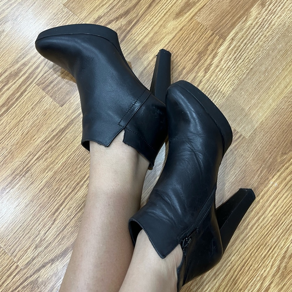 Italian Black leather women boots